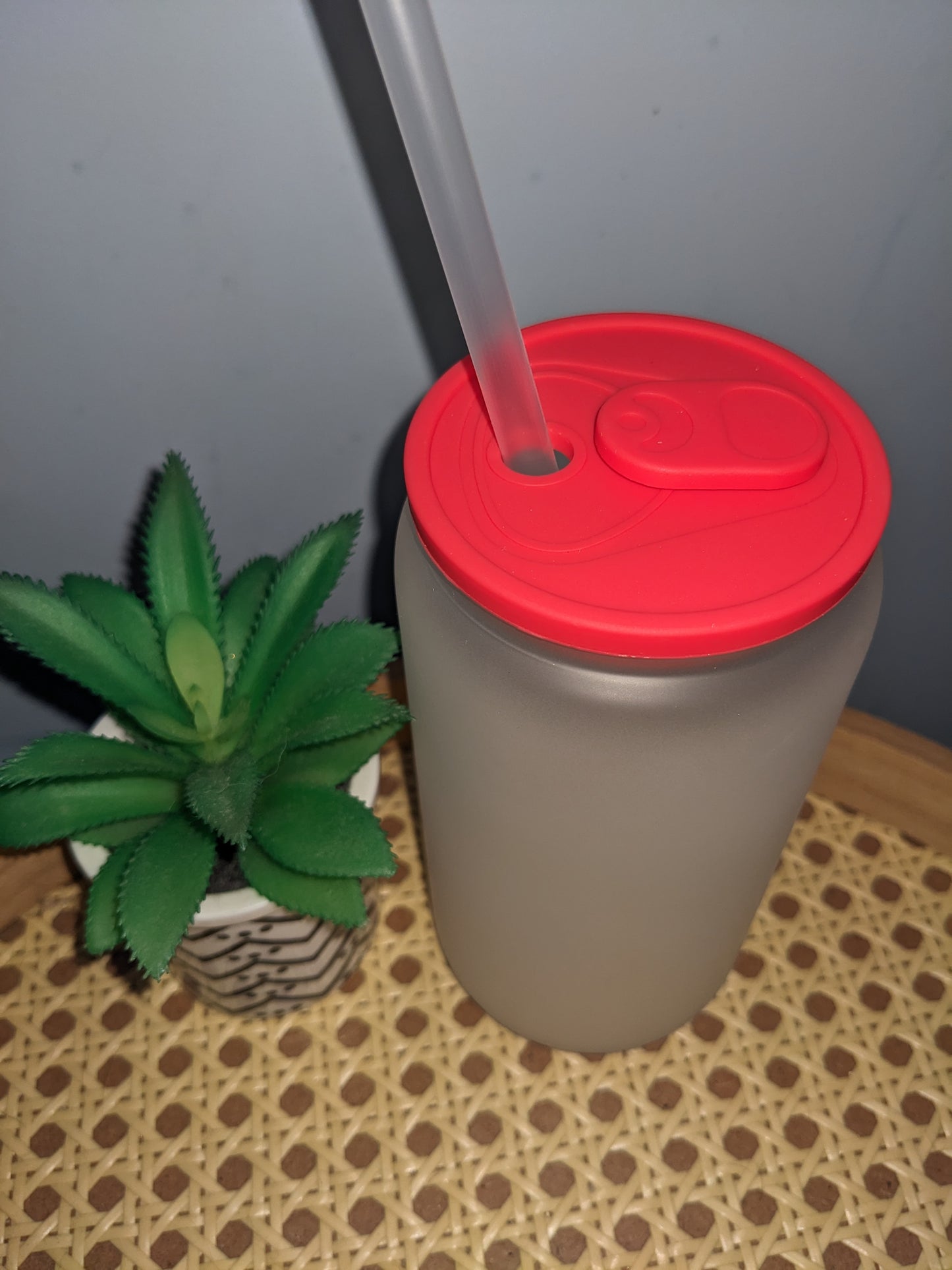 16oz frosted glass can with silicone lid